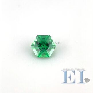 22052L ツァボライトルース（グリーンガーネット）